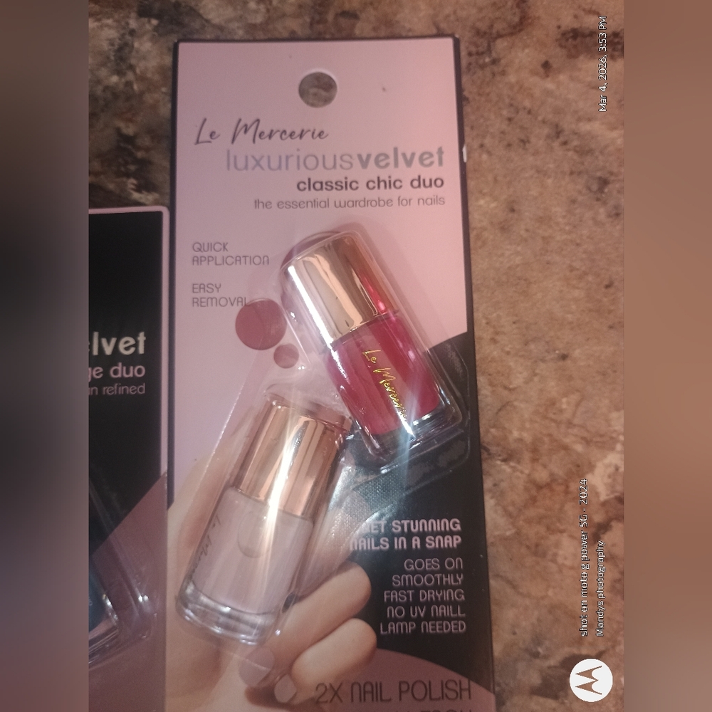 Luxurious Velvet Nail Polish 8 Piece Set - Picture 3 of 5